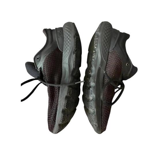 Under Armour Black Running Shoes - Comfort & Style - Picture 3 of 6
